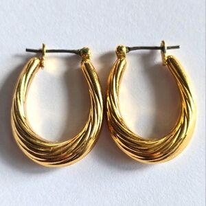 Vintage hoop earrings gold tone twist oval pierced classic retro jewelry